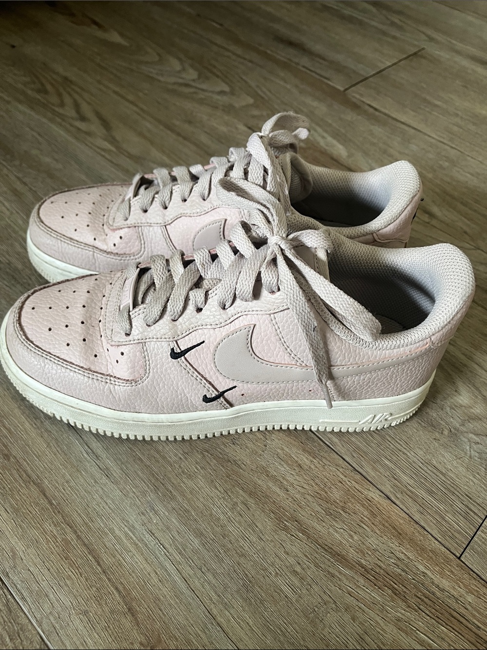 Nike Air Force 1’07 Essential Platinum Violet with Black